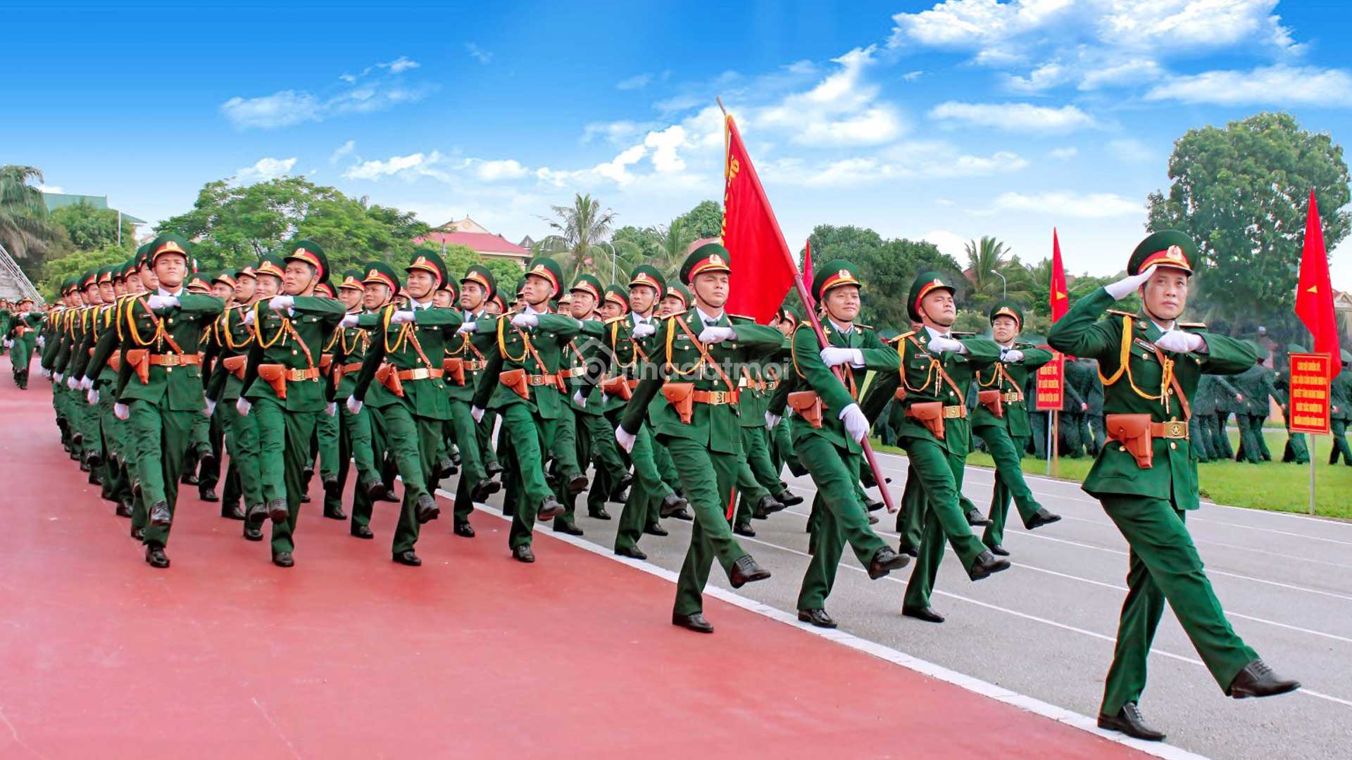 Quân Đội Nhân Dân Việt Nam: Hình ảnh Quân Đội Nhân Dân Việt Nam luôn mang đến sự tự hào và vinh quang cho đất nước. Với sự nghiêm túc và quyết tâm, những người lính của chúng ta đã đóng góp không ít vào sự phát triển và bảo vệ của Tổ quốc. Nếu bạn muốn khám phá hình ảnh các anh hùng bên cờ đỏ sao vàng, hãy bấm xem ngay bức hình này.